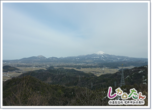 主郭からの眺め（伯耆側・新山方面）