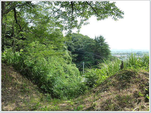 伯耆古城図録おだかじょう尾高城 / 小鷹城 / 小田加城 / 緒高城尾高城略測図（鳥取県教育委員会提供）概　略年　表    写　真